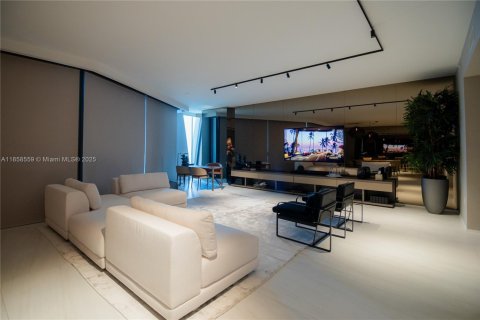 Condo in Miami, Florida, 4 bedrooms  № 1882117 - photo 18