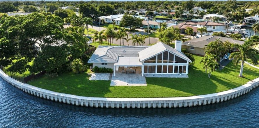 Land in Saint Petersburg, Florida № 2105337