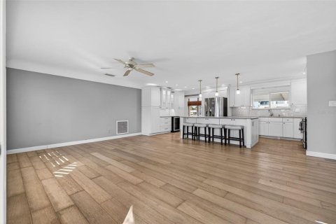 Land in Saint Petersburg, Florida № 2105337 - photo 6