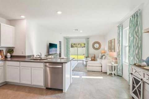 House in San Antonio, Florida 3 bedrooms, 144.93 sq.m. № 1885457 - photo 4