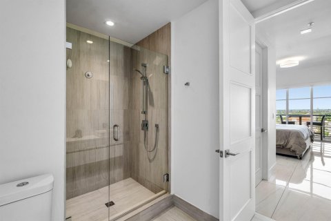 Купить кондоминиум в Бока-Ратон, Флорида 6 комнат, 106.93м2, № 2082837 - фото 15