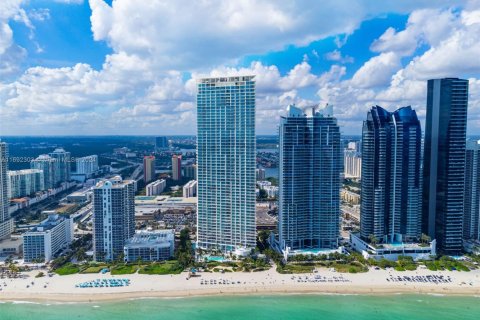 Condo in Sunny Isles Beach, Florida, 3 bedrooms  № 1870014 - photo 1