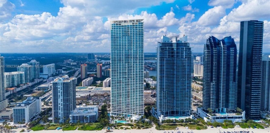 Condo in Sunny Isles Beach, Florida, 3 bedrooms № 1870014