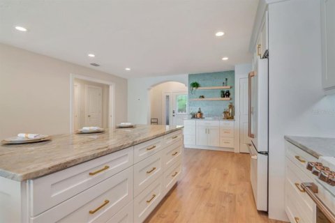 House in Saint Pete Beach, Florida 3 bedrooms, 210.7 sq.m. № 2220588 - photo 11