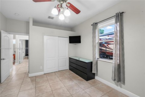 Купить виллу или дом в Порт-Сент-Луси, Флорида 3 спальни, 219.9м2, № 2006393 - фото 27