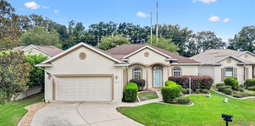 Casa en Summerfield, Florida 3 dormitorios, 173.91 m2 № 1910814