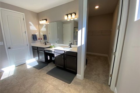 House in Tavares, Florida 4 bedrooms, 253.72 sq.m. № 1521167 - photo 11