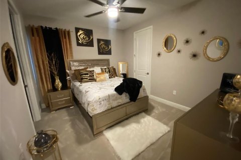 House in Tavares, Florida 4 bedrooms, 253.72 sq.m. № 1521167 - photo 17