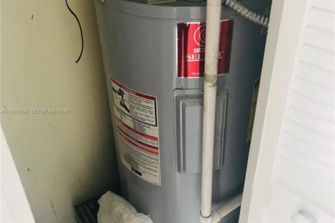 Купить коммерческую недвижимость в Халландейл-Бич, Флорида 124.67м2, № 2332454 - фото 25