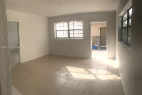Купить коммерческую недвижимость в Халландейл-Бич, Флорида 124.67м2, № 2332454 - фото 24