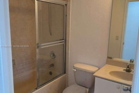 Снять в аренду таунхаус в Хомстед, Флорида 3 спальни, 132.2м2, № 2048401 - фото 10