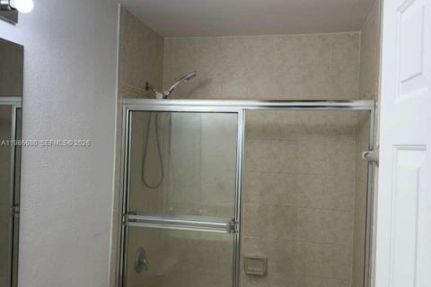 Снять в аренду таунхаус в Хомстед, Флорида 3 спальни, 132.2м2, № 2048401 - фото 18