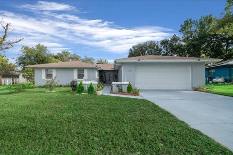 Villa ou maison à vendre à Ocala, Floride: 4 chambres, 188.41 m2 № 1902123 - photo 1