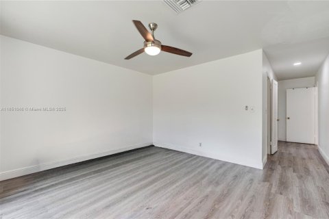 House in Plantation, Florida 2 bedrooms, 118.17 sq.m. № 1858918 - photo 16