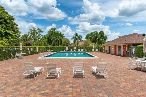 House in Plantation, Florida 2 bedrooms, 118.17 sq.m. № 1858918 - photo 30