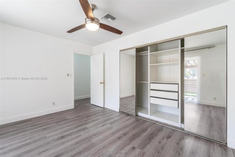 House in Plantation, Florida 2 bedrooms, 118.17 sq.m. № 1858918 - photo 18