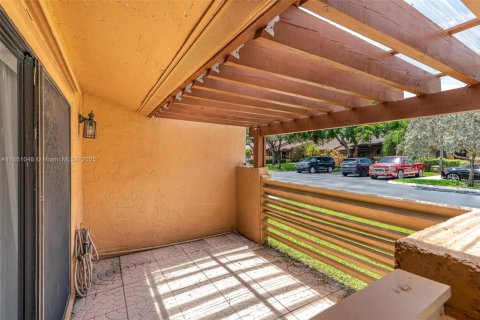 House in Plantation, Florida 2 bedrooms, 118.17 sq.m. № 1858918 - photo 8