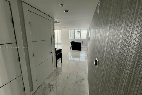 Copropriété à vendre à Miami, Floride: 2 chambres, 124.49 m2 № 1406183 - photo 15