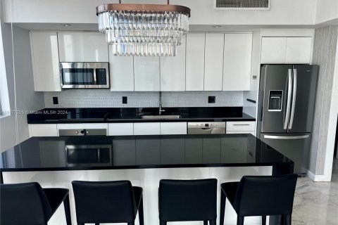 Copropriété à vendre à Miami, Floride: 2 chambres, 124.49 m2 № 1406183 - photo 8