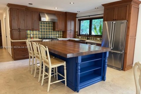 House in Coral Gables, Florida 3 bedrooms, 182.09 sq.m. № 2028546 - photo 8