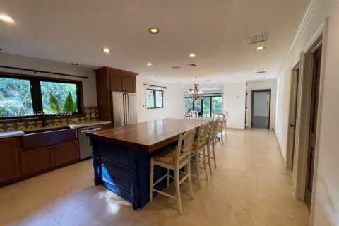 House in Coral Gables, Florida 3 bedrooms, 182.09 sq.m. № 2028546 - photo 9