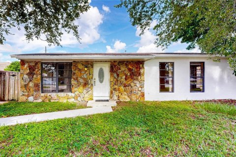 Villa ou maison à Homestead, Floride 4 chambres, 188.03 m2 № 2004406