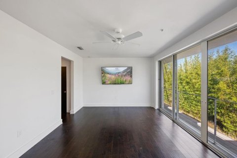 Townhouse in Winter Park, Florida 4 bedrooms, 215.25 sq.m. № 2103333 - photo 15