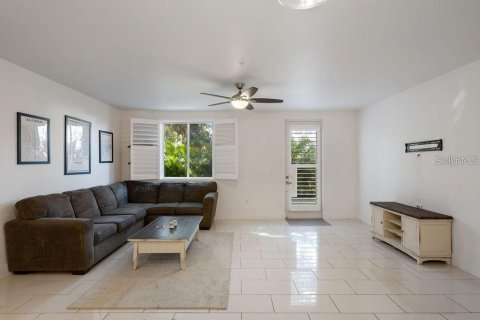 Townhouse in Winter Park, Florida 4 bedrooms, 215.25 sq.m. № 2103333 - photo 4