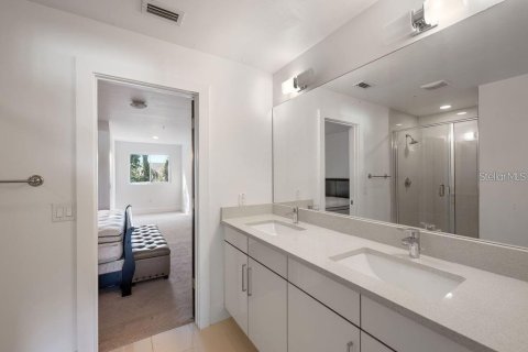 Townhouse in Winter Park, Florida 4 bedrooms, 215.25 sq.m. № 2103333 - photo 18