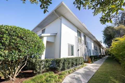 Townhouse in Winter Park, Florida 4 bedrooms, 215.25 sq.m. № 2103333 - photo 2