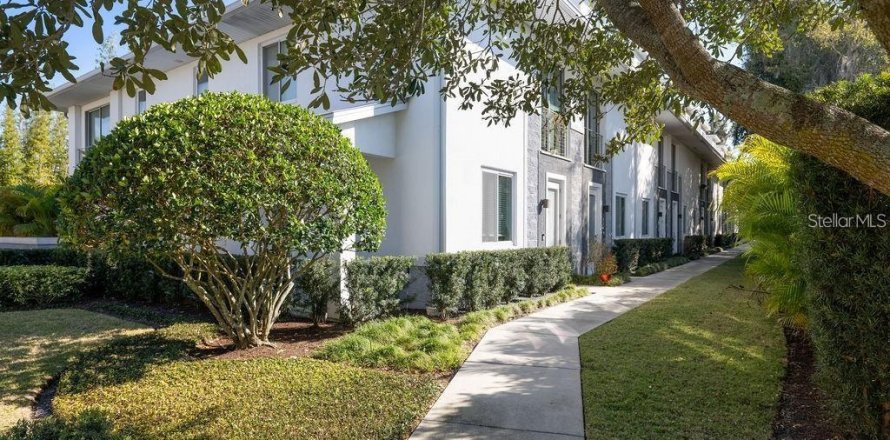 Townhouse in Winter Park, Florida 4 bedrooms, 215.25 sq.m. № 2103333