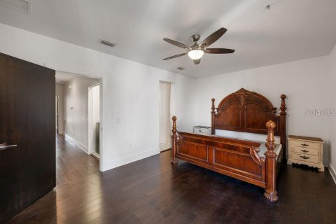 Townhouse in Winter Park, Florida 4 bedrooms, 215.25 sq.m. № 2103333 - photo 11