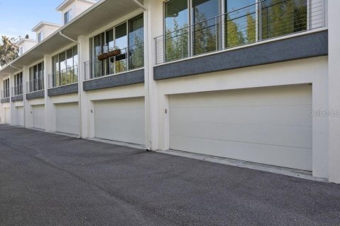 Townhouse in Winter Park, Florida 4 bedrooms, 215.25 sq.m. № 2103333 - photo 20