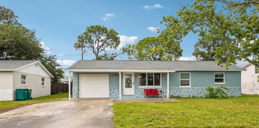 House in Seminole, Florida 3 bedrooms, 88.44 sq.m. № 2314633