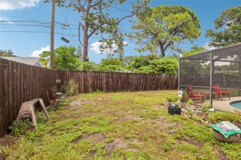 House in Seminole, Florida 3 bedrooms, 88.44 sq.m. № 2314633 - photo 24