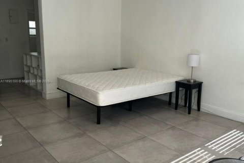 Condo in Miami Beach, Florida  № 1447864 - photo 4