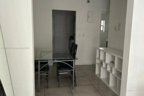 Condo in Miami Beach, Florida  № 1447864 - photo 5