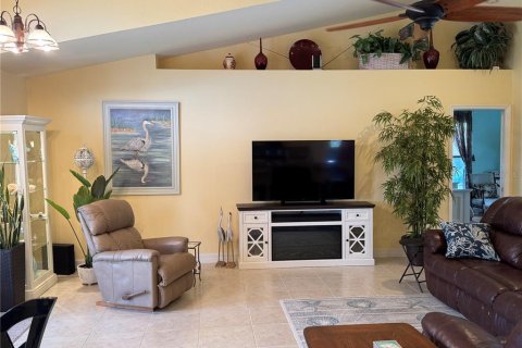 House in Cape Coral, Florida 4 bedrooms, 184.6 sq.m. № 1772187 - photo 29