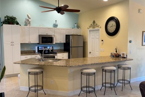 House in Cape Coral, Florida 4 bedrooms, 184.6 sq.m. № 1772187 - photo 30