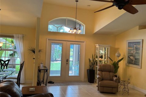 House in Cape Coral, Florida 4 bedrooms, 184.6 sq.m. № 1772187 - photo 24