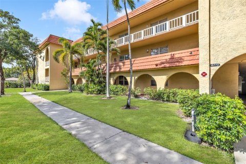 Copropriété à vendre à Coral Springs, Floride: 2 chambres, 95.69 m2 № 2007187 - photo 24