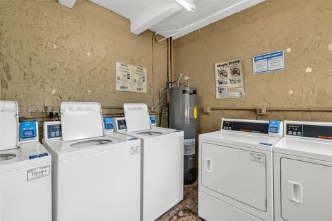 Copropriété à vendre à Coral Springs, Floride: 2 chambres, 95.69 m2 № 2007187 - photo 18