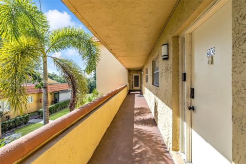 Copropriété à vendre à Coral Springs, Floride: 2 chambres, 95.69 m2 № 2007187 - photo 25