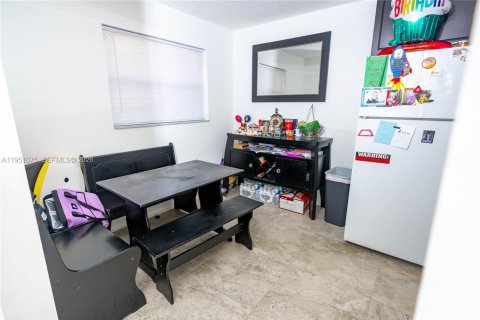 Copropriété à vendre à Coral Springs, Floride: 2 chambres, 95.69 m2 № 2007187 - photo 2