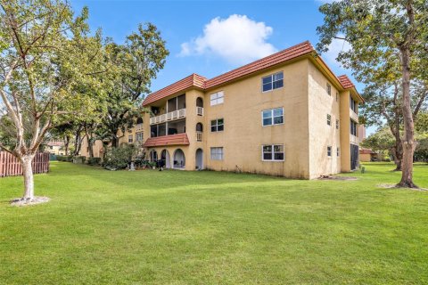 Copropriété à vendre à Coral Springs, Floride: 2 chambres, 95.69 m2 № 2007187 - photo 19