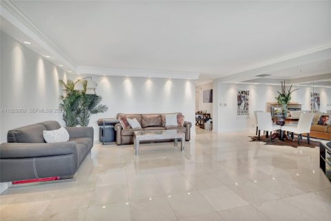 Condo in Fort Lauderdale, Florida, 2 bedrooms № 1985841 - photo 8