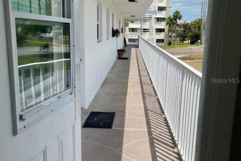 Купить кондоминиум в Беллеэйр Блафс, Флорида 6 комнат, 107.95м2, № 1630040 - фото 6