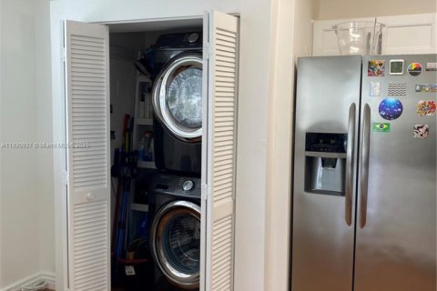 Condominio en alquiler en Miami Beach, Florida, 2 dormitorios, 123.56 m2 № 1809787 - foto 11