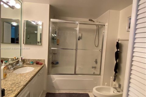 Condominio en alquiler en Miami Beach, Florida, 2 dormitorios, 123.56 m2 № 1809787 - foto 30