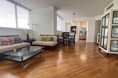 Condominio en alquiler en Miami Beach, Florida, 2 dormitorios, 123.56 m2 № 1809787 - foto 5